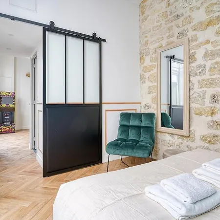 Design Loft For 6 Guests In Sentier Paříž