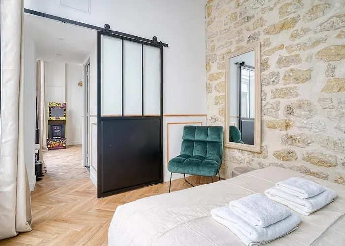 Design Loft For 6 Guests In Sentier Paříž